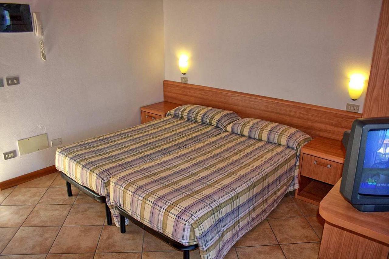 Aparthotel La Caletta Bolognese Brenzone sul Garda Exterior foto