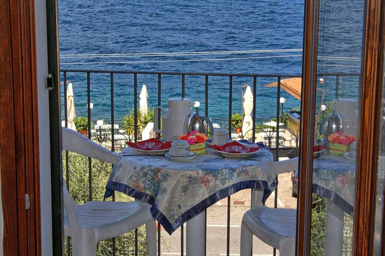 Aparthotel La Caletta Bolognese Brenzone sul Garda Exterior foto