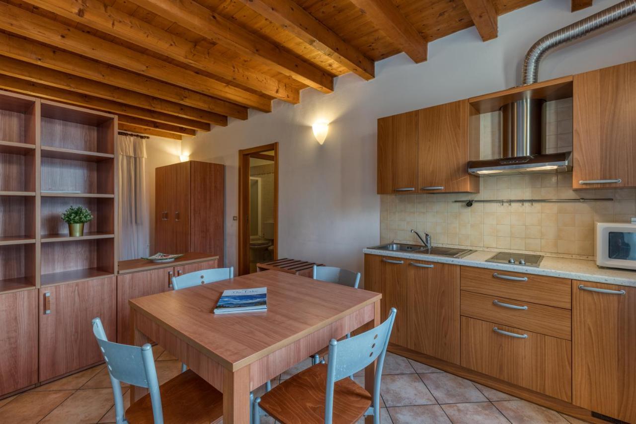 Aparthotel La Caletta Bolognese Brenzone sul Garda Exterior foto