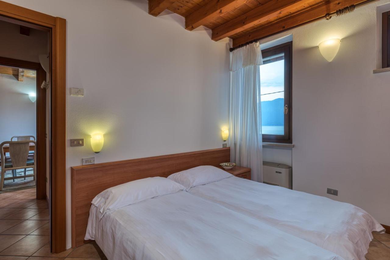 Aparthotel La Caletta Bolognese Brenzone sul Garda Exterior foto