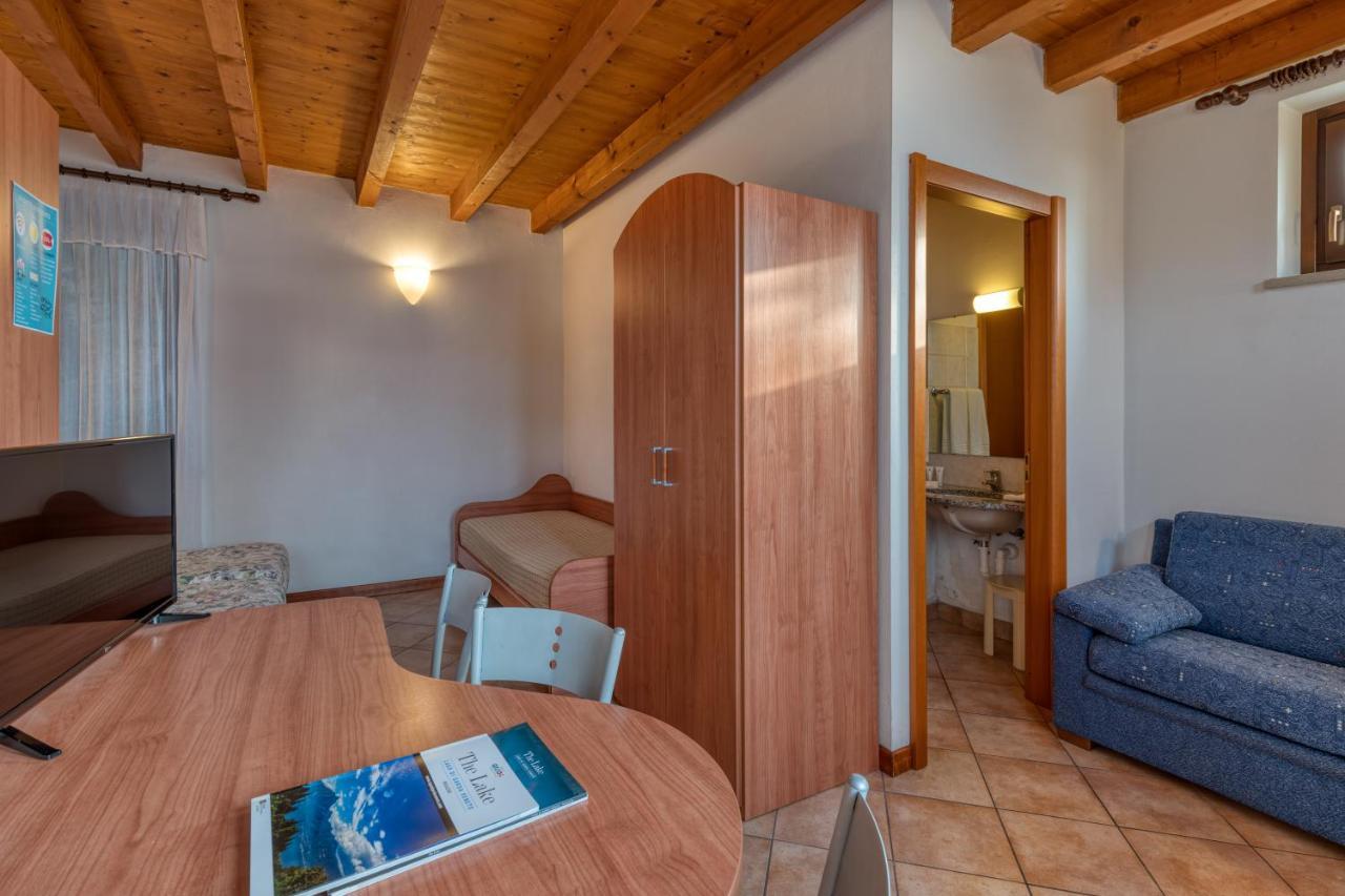 Aparthotel La Caletta Bolognese Brenzone sul Garda Exterior foto