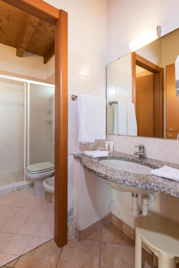 Aparthotel La Caletta Bolognese Brenzone sul Garda Exterior foto