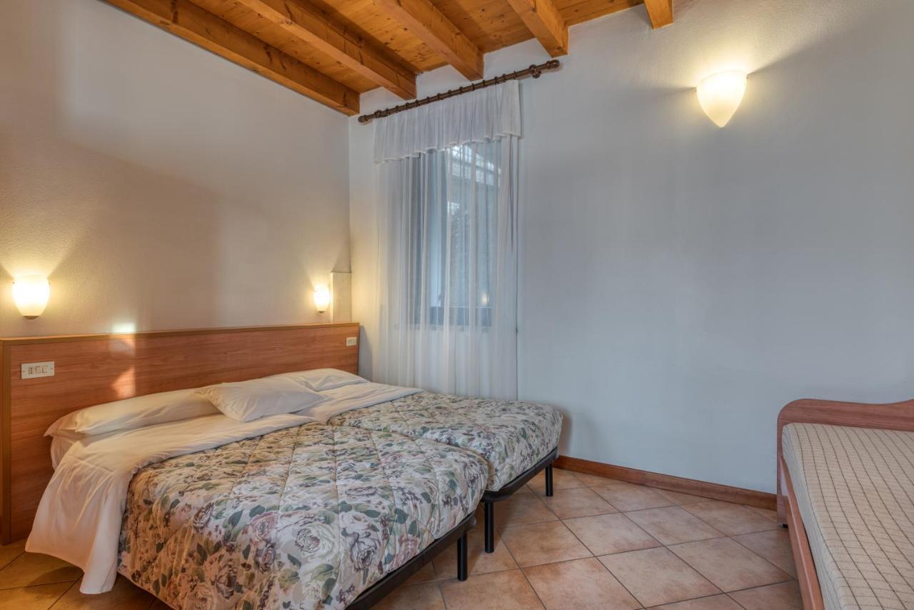 Aparthotel La Caletta Bolognese Brenzone sul Garda Exterior foto