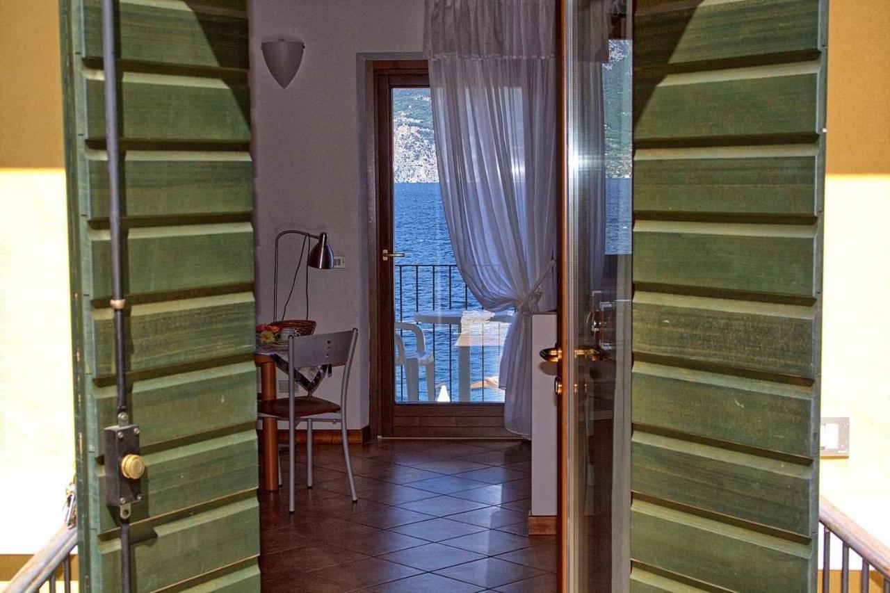Aparthotel La Caletta Bolognese Brenzone sul Garda Exterior foto