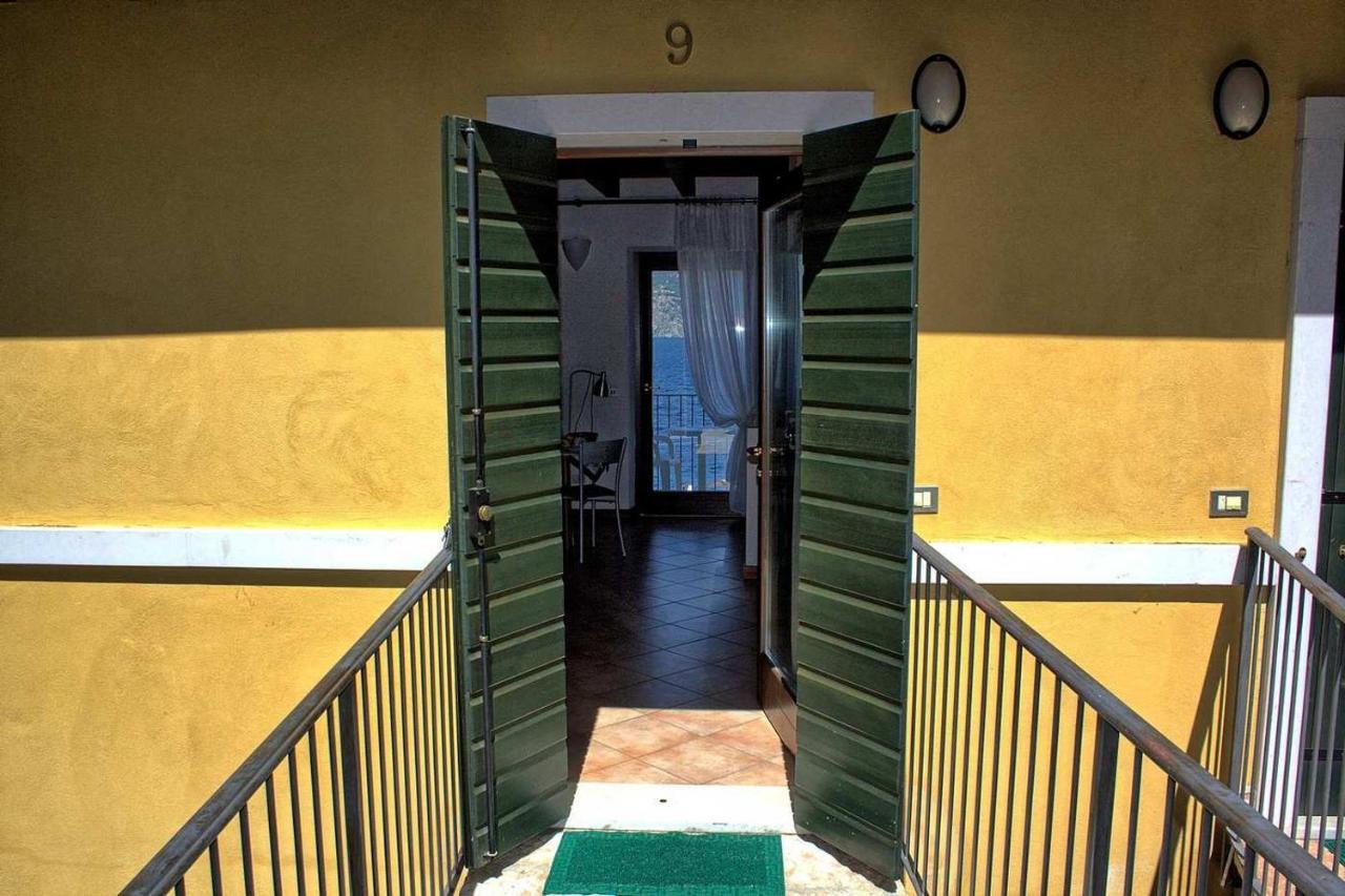 Aparthotel La Caletta Bolognese Brenzone sul Garda Exterior foto